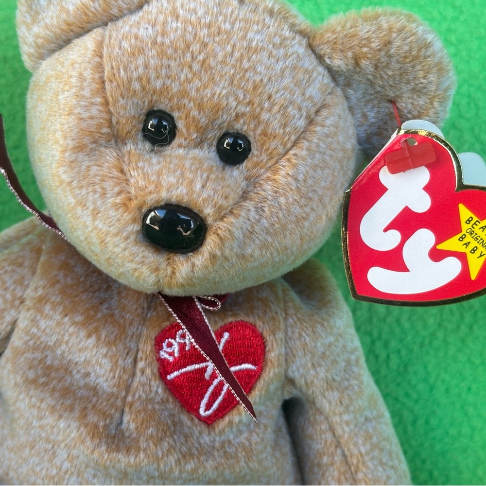Ty BEANIE BABY 1999 SIGNATURE BEAR (26yrs old)